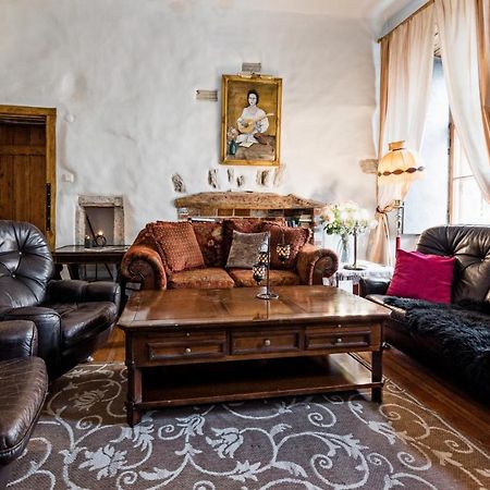 Historical Two-Bedroom Apartment With Sauna, Jacuzzi And Fireplace 탈린 외부 사진