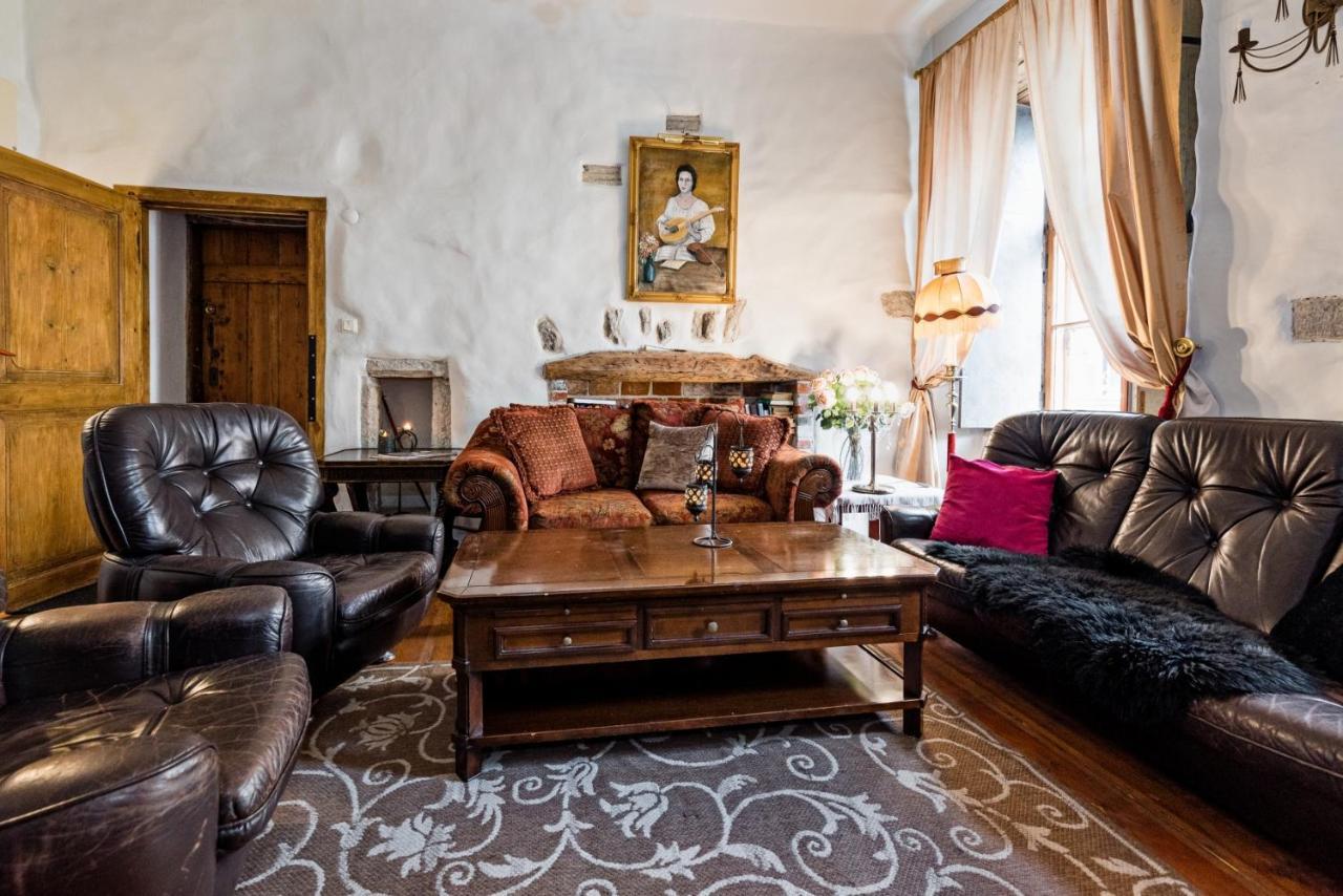 Historical Two-Bedroom Apartment With Sauna, Jacuzzi And Fireplace 탈린 외부 사진