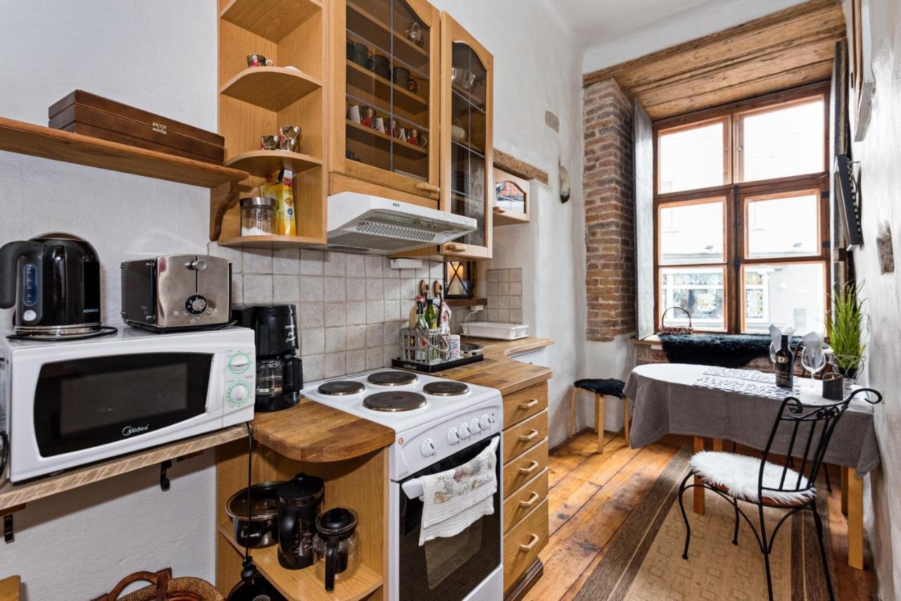 Historical Two-Bedroom Apartment With Sauna, Jacuzzi And Fireplace 탈린 외부 사진